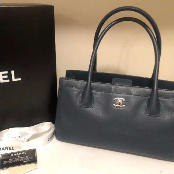 chanel cerf tote discontinued